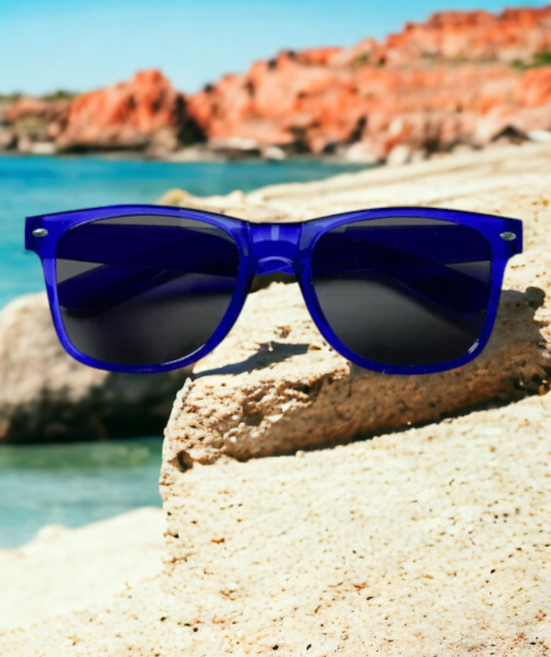 Очки солнцезащитные BARI / Солнечные очки с защитой UV400 в цветной полупрозрачной оправе 